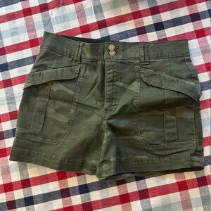 Wit & Wisdom Green Camo Women Shorts